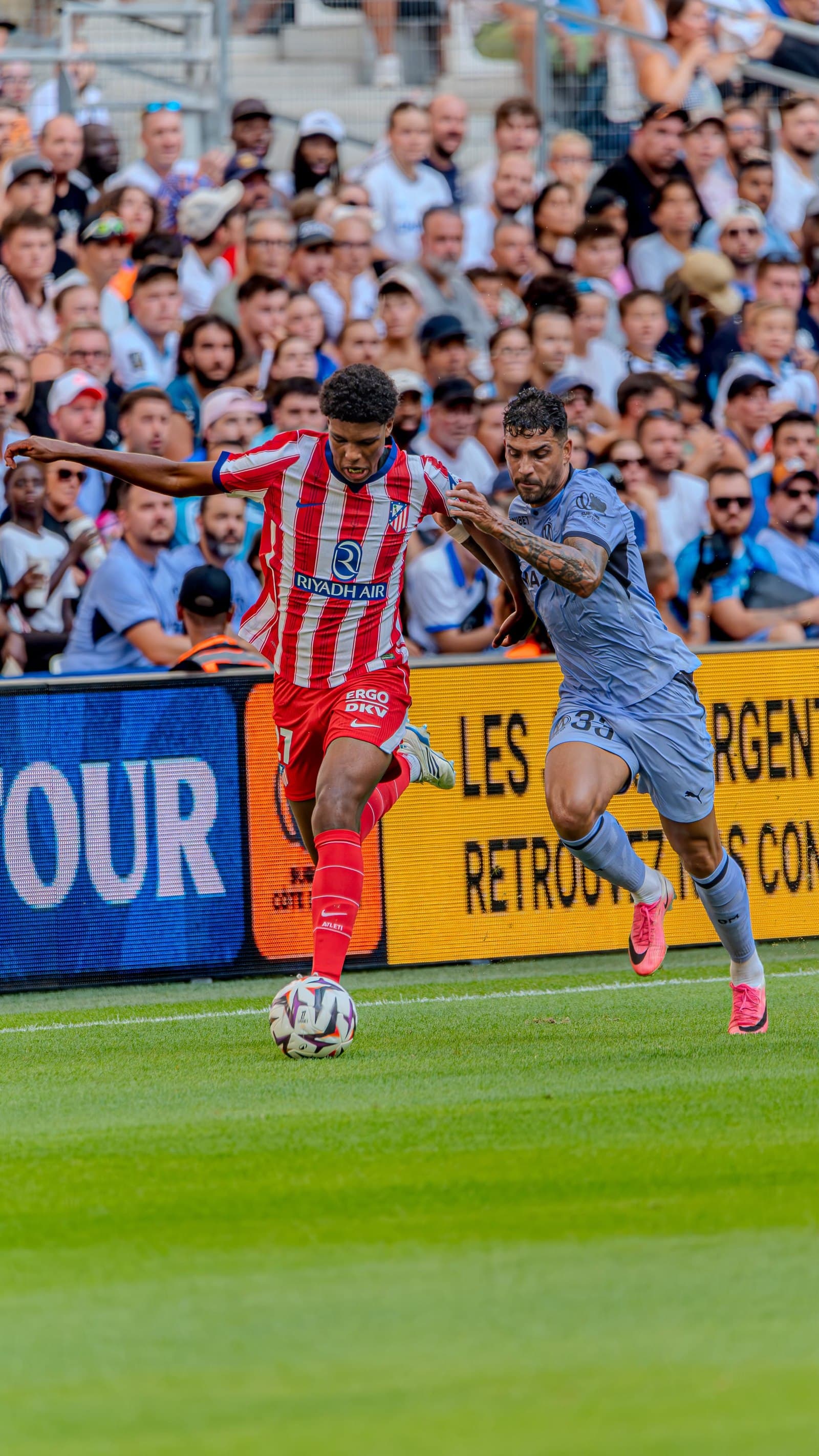Duel entre deux joueurs, OM - Atlético de Madrid